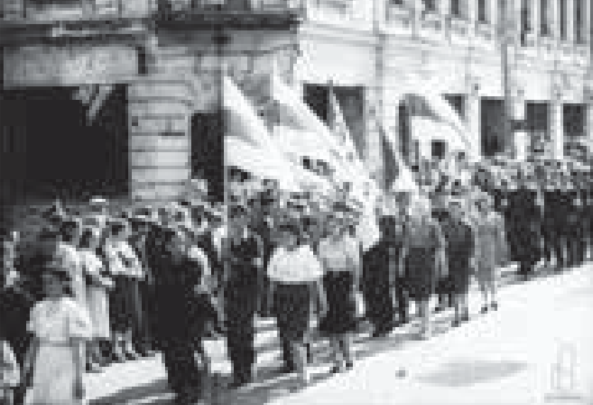 Белорусские националисты на митинге в годы оккупации